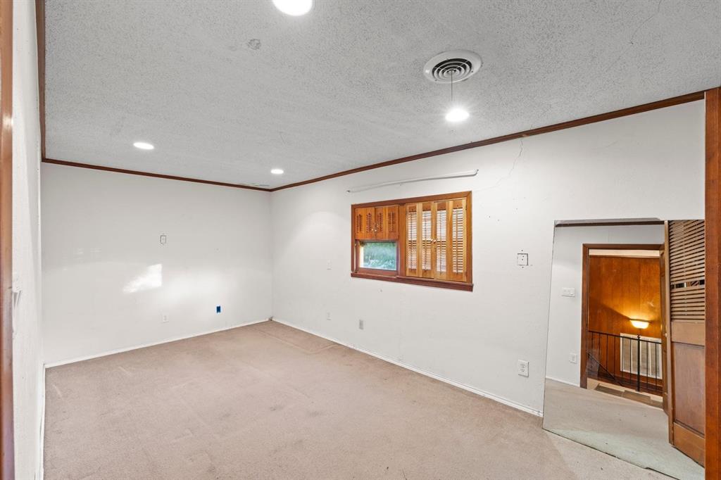 2617 Loraine Street Property Photo 6