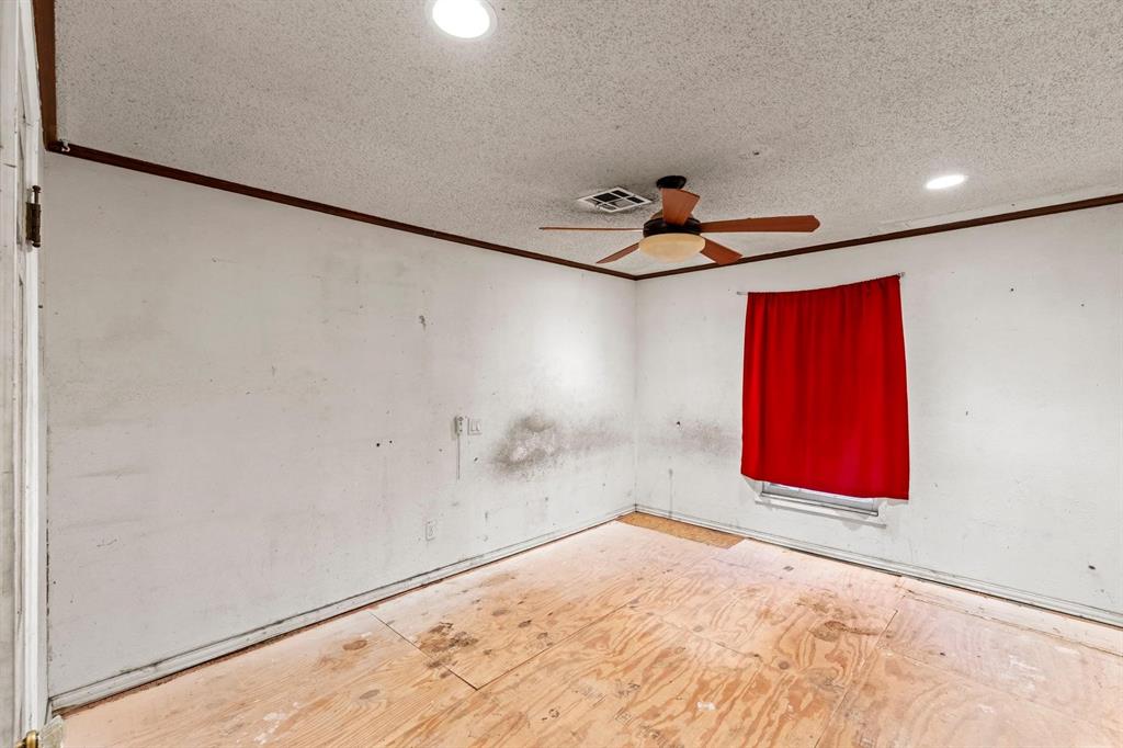 2617 Loraine Street Property Photo 7