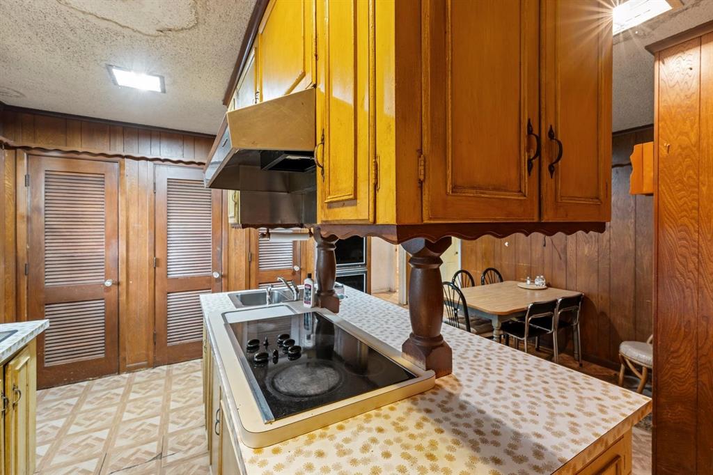 2617 Loraine Street Property Photo 10