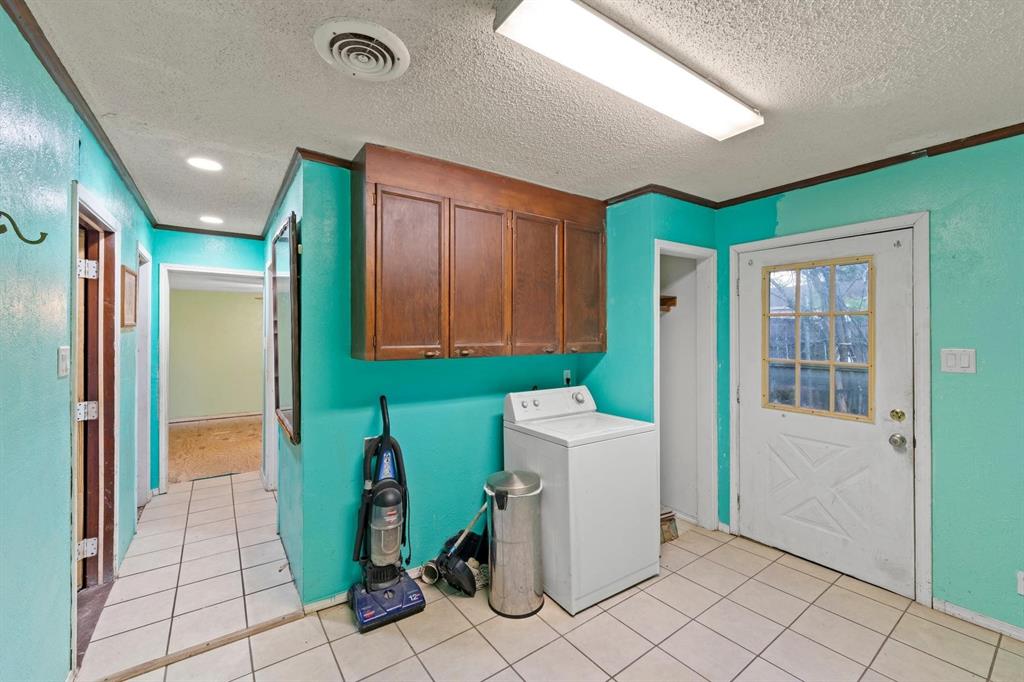 2617 Loraine Street Property Photo 12