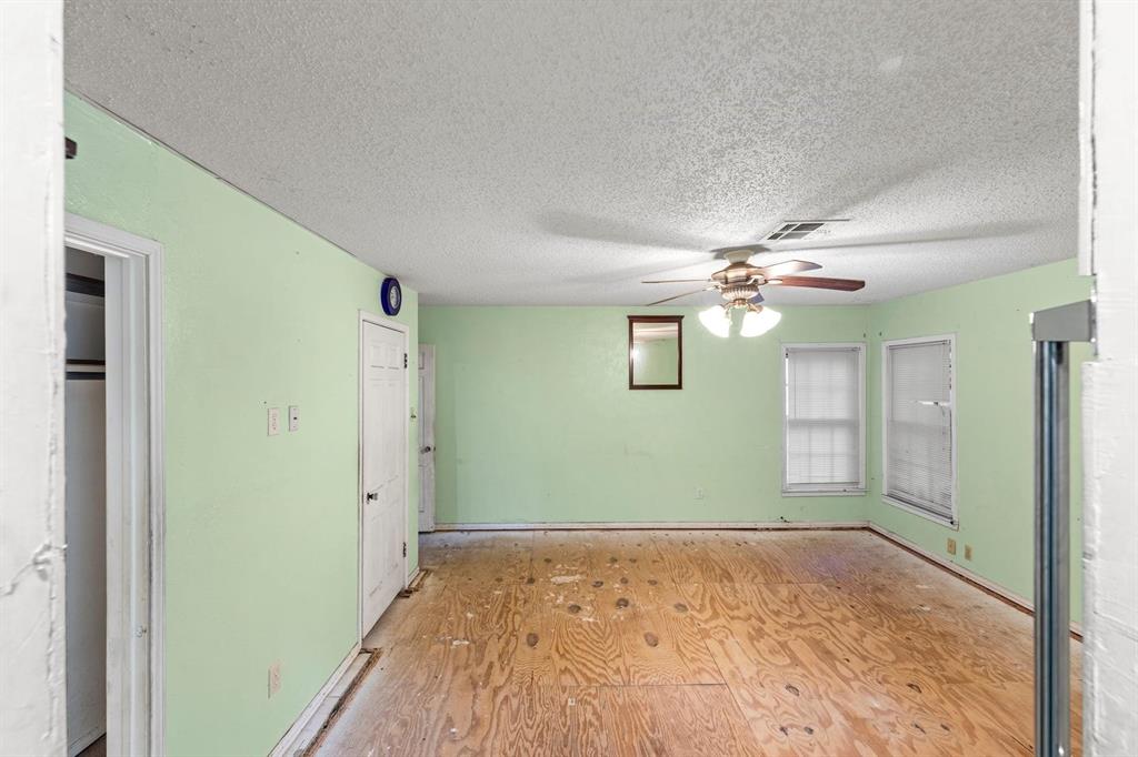 2617 Loraine Street Property Photo 19