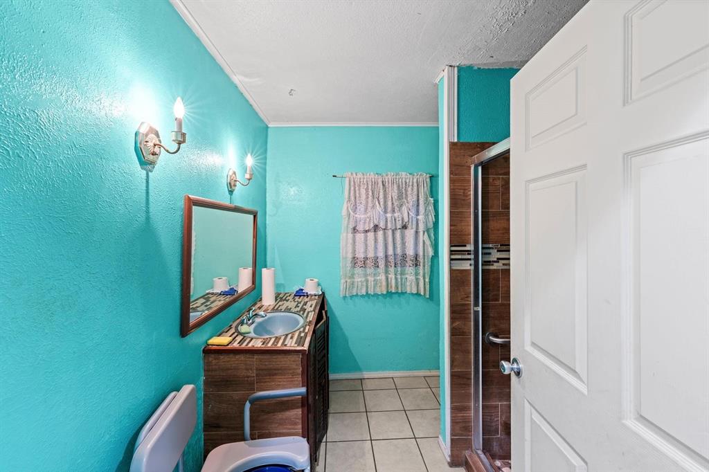 2617 Loraine Street Property Photo 20