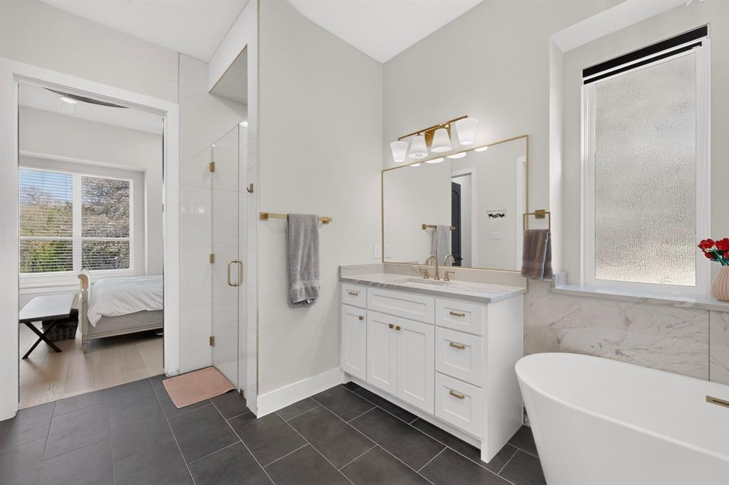 2519 Tamaron Cove Property Photo 16