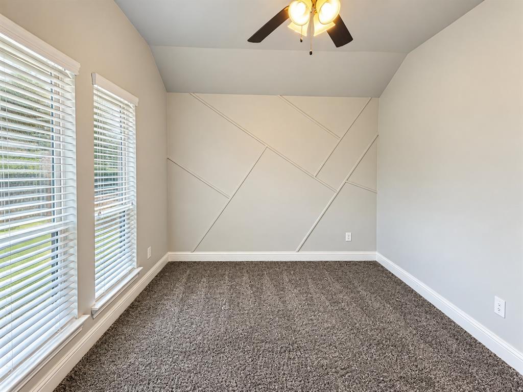 4320 Lakeview Drive Property Photo 2