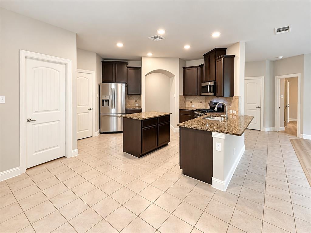 4320 Lakeview Drive Property Photo 10