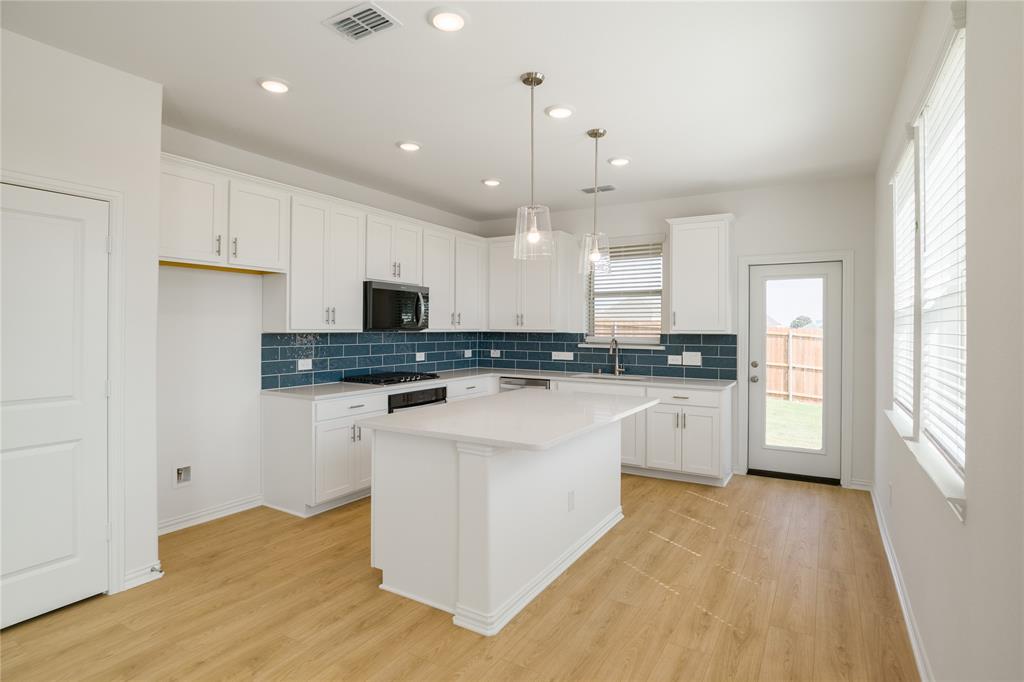 8704 Saratoga Street Property Photo 3