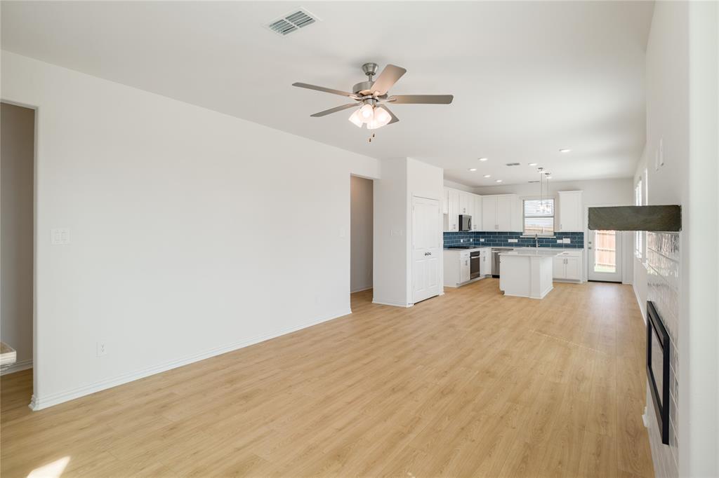 8704 Saratoga Street Property Photo 6