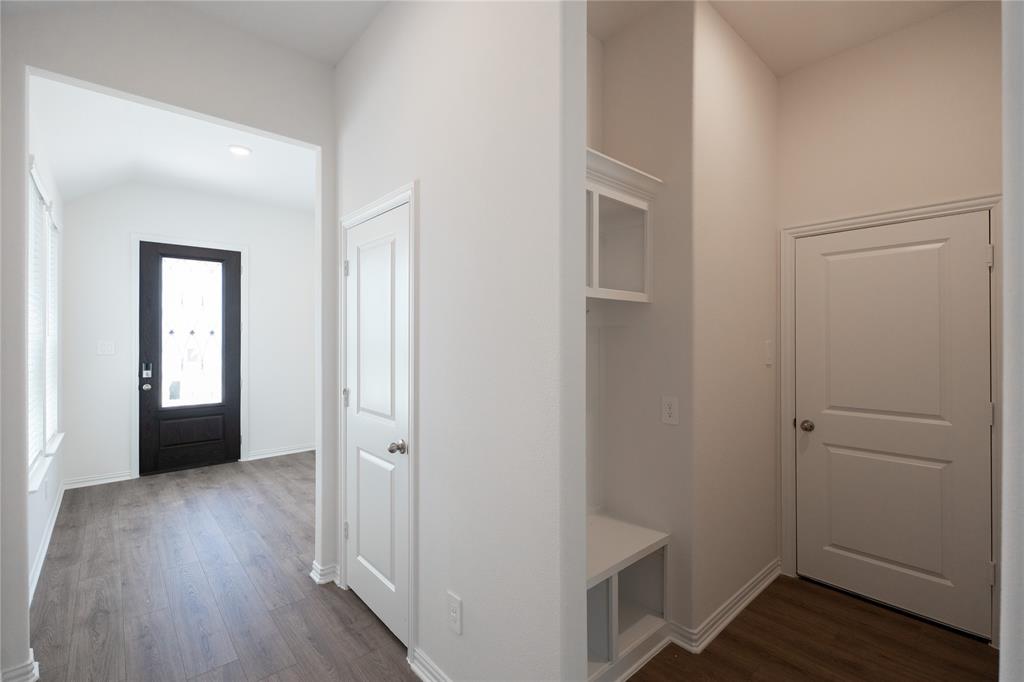 8716 Saratoga Street Property Photo 14