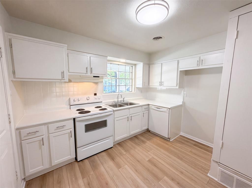 1229 King Drive Property Photo 2