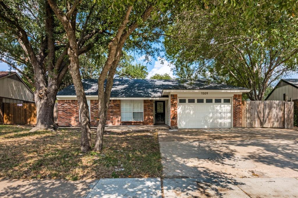 1509 Caplin Drive Property Photo 1