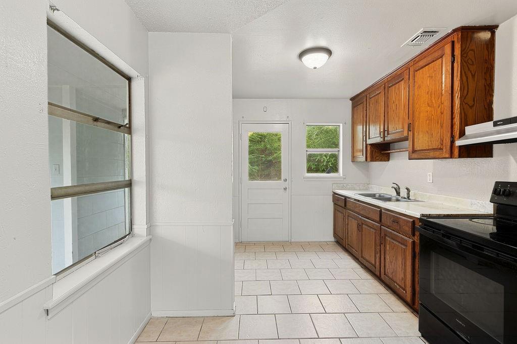 241 Byrne Avenue Property Photo 8