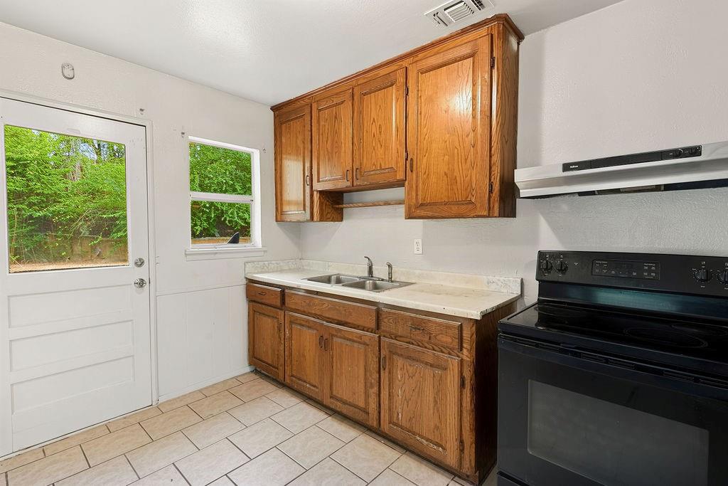 241 Byrne Avenue Property Photo 10
