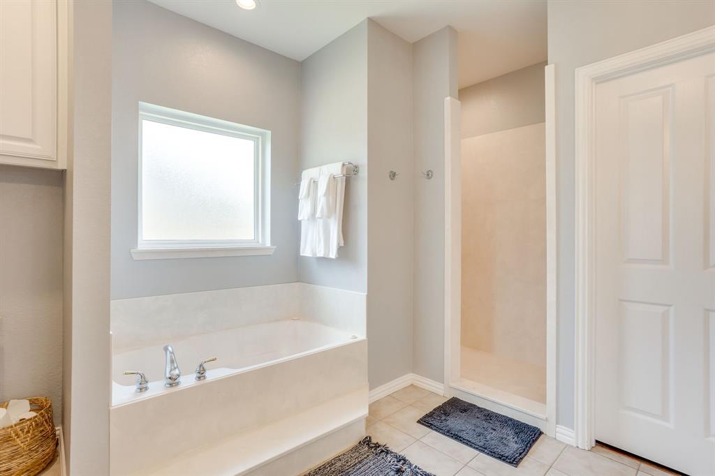 703 Country Club Drive Property Photo 26
