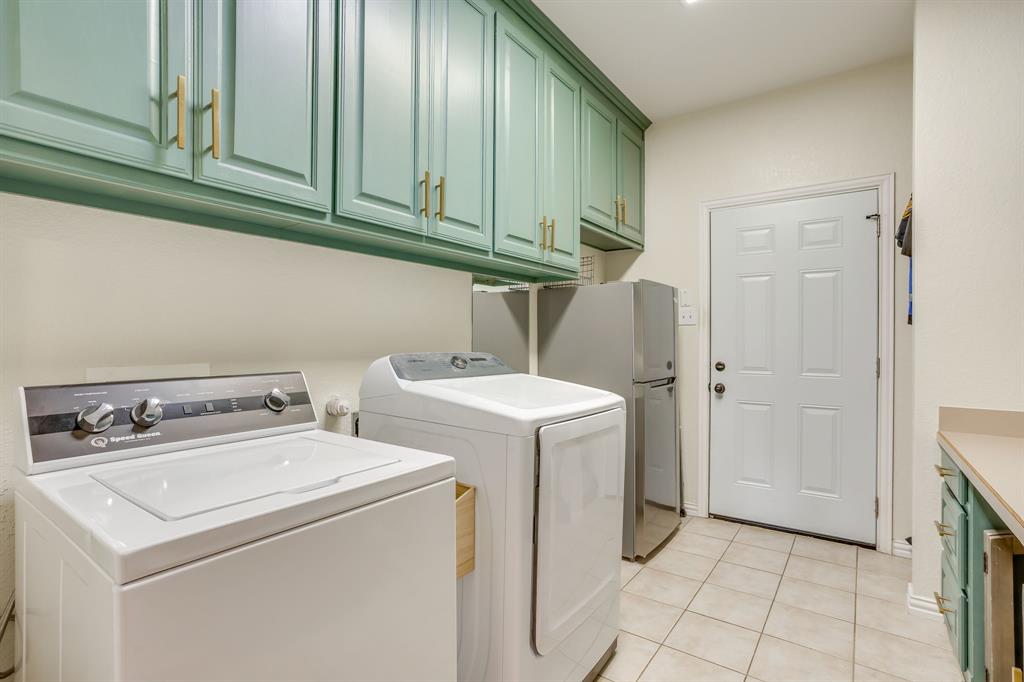 703 Country Club Drive Property Photo 34