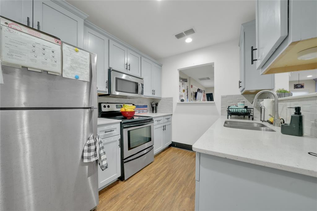 216 N Rustic Trail Property Photo 5
