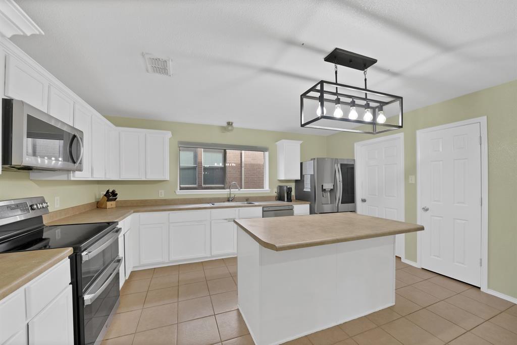 2126 Hanakoa Falls Drive Property Photo 22