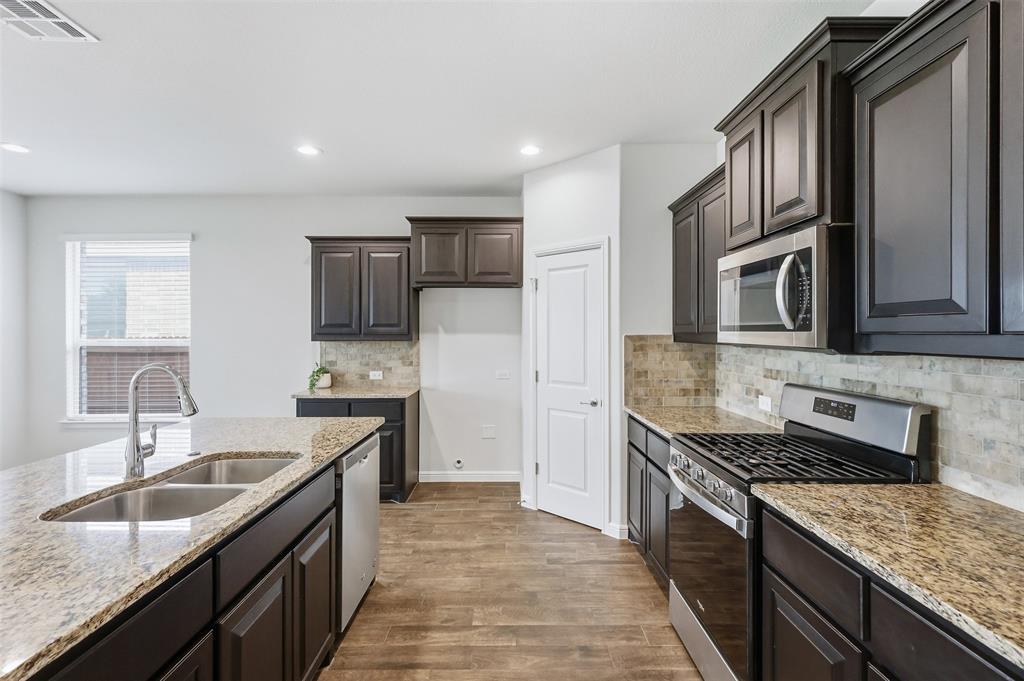 9005 Fescue Drive Property Photo 1