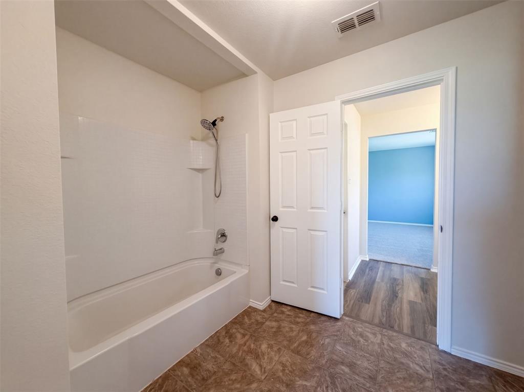 9000 Blackstone Drive Property Photo 17