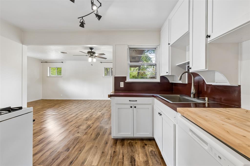 10313 Pinecrest Drive Property Photo 15
