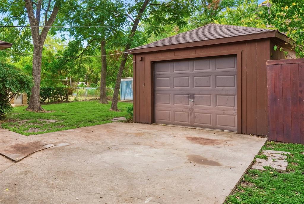 10313 Pinecrest Drive Property Photo 26