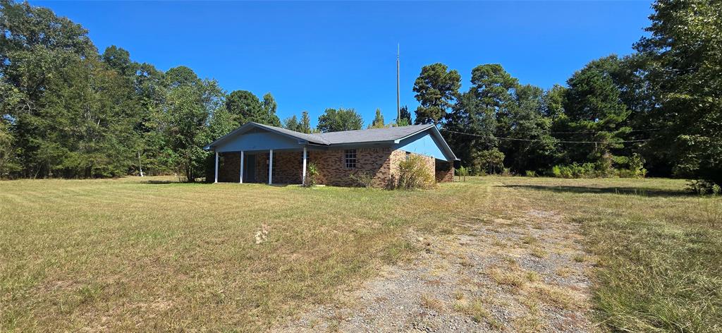 2172 Airport Loop Property Photo 2