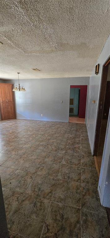 2172 Airport Loop Property Photo 5