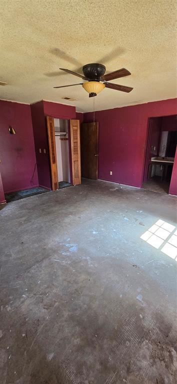 2172 Airport Loop Property Photo 6
