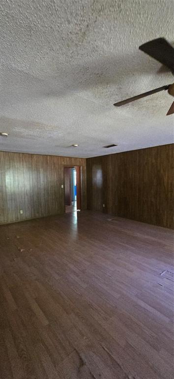 2172 Airport Loop Property Photo 10