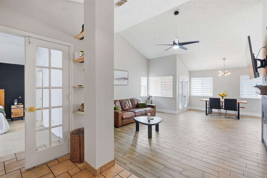 3229 Timberview Court Property Photo 5