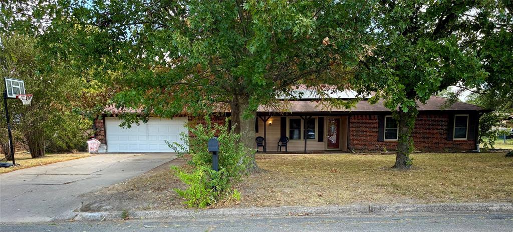 745 42nd Street Property Photo 1