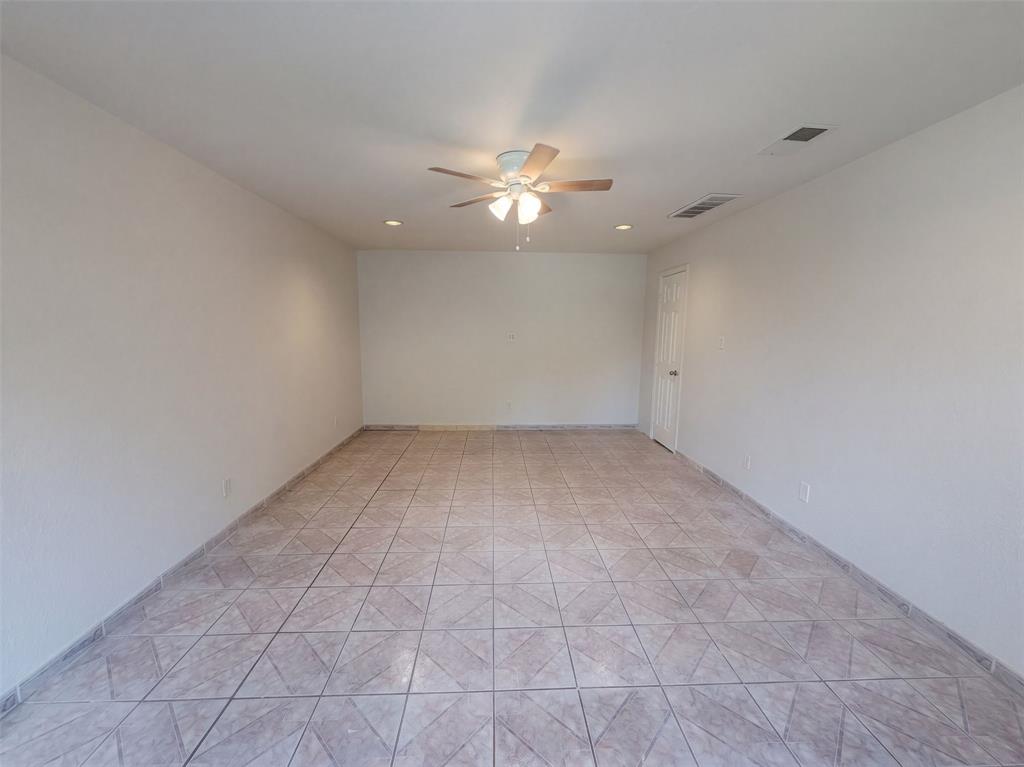 404 Vincent Street Property Photo 8