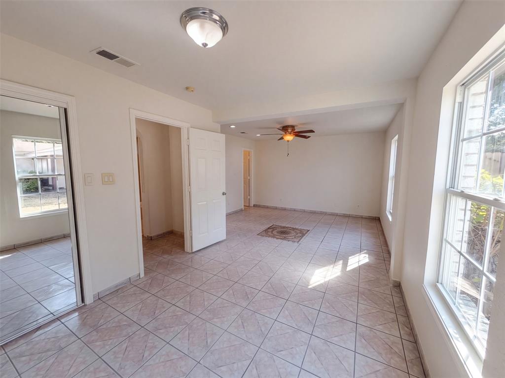 404 Vincent Street Property Photo 9
