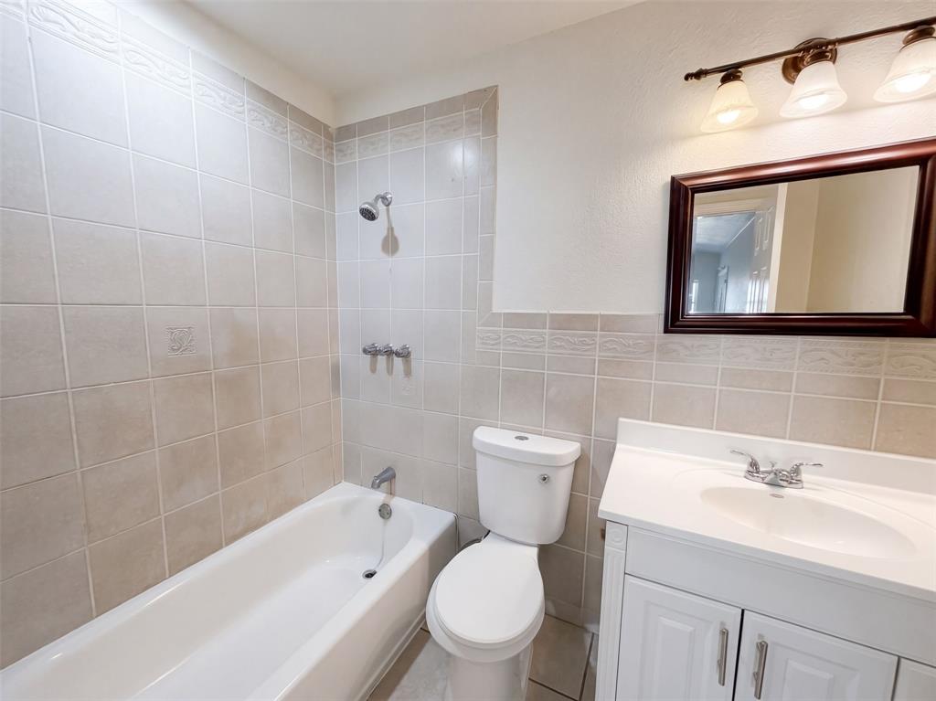 404 Vincent Street Property Photo 11