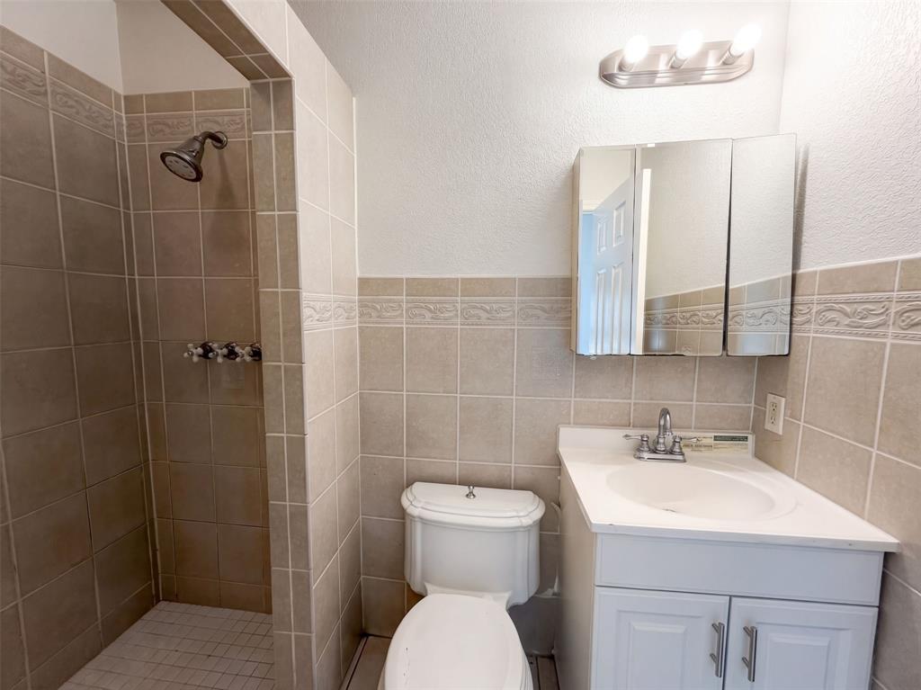 404 Vincent Street Property Photo 12