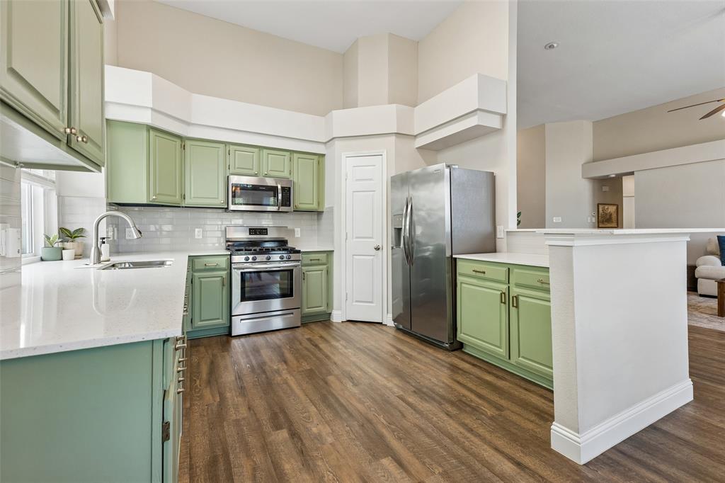 5709 Highgate Lane Property Photo 8