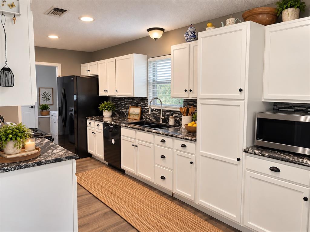 3001 S Murco Drive Property Photo 10
