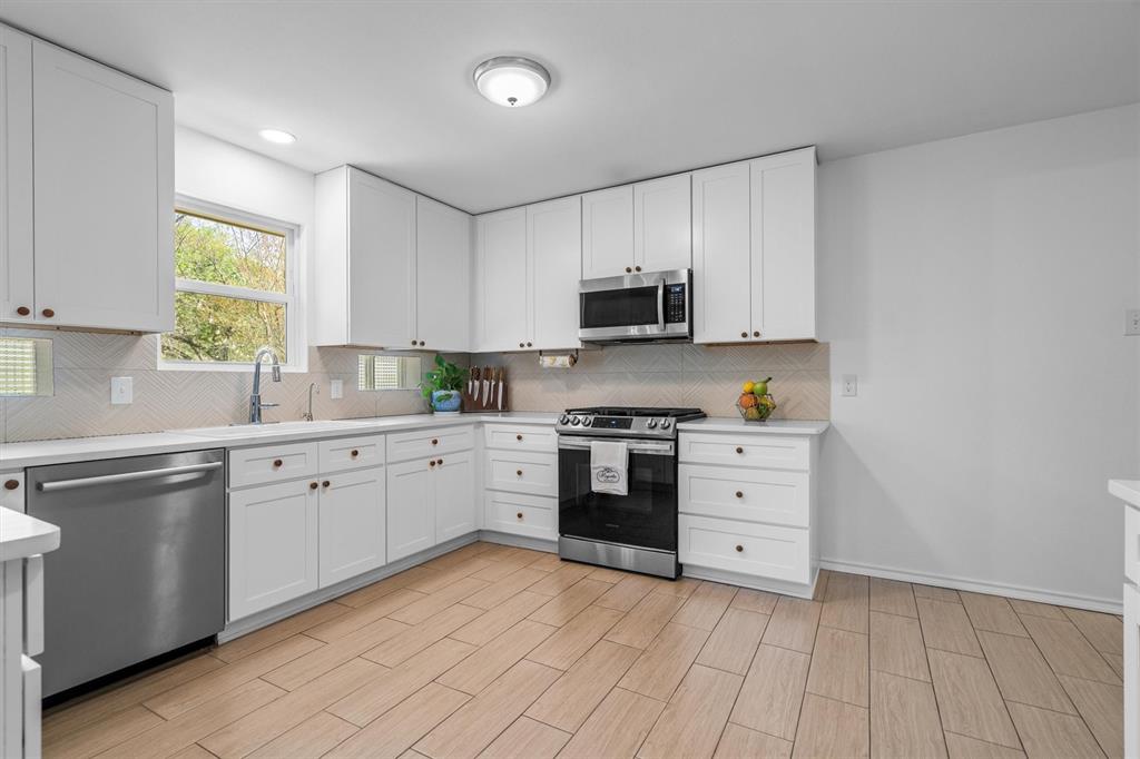 2461 Highland Road Property Photo 15