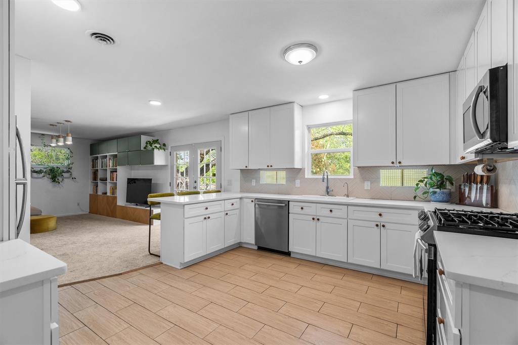 2461 Highland Road Property Photo 16