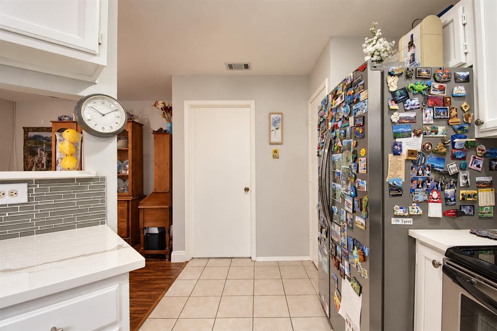 1733 Wheatfield Drive Property Photo 11