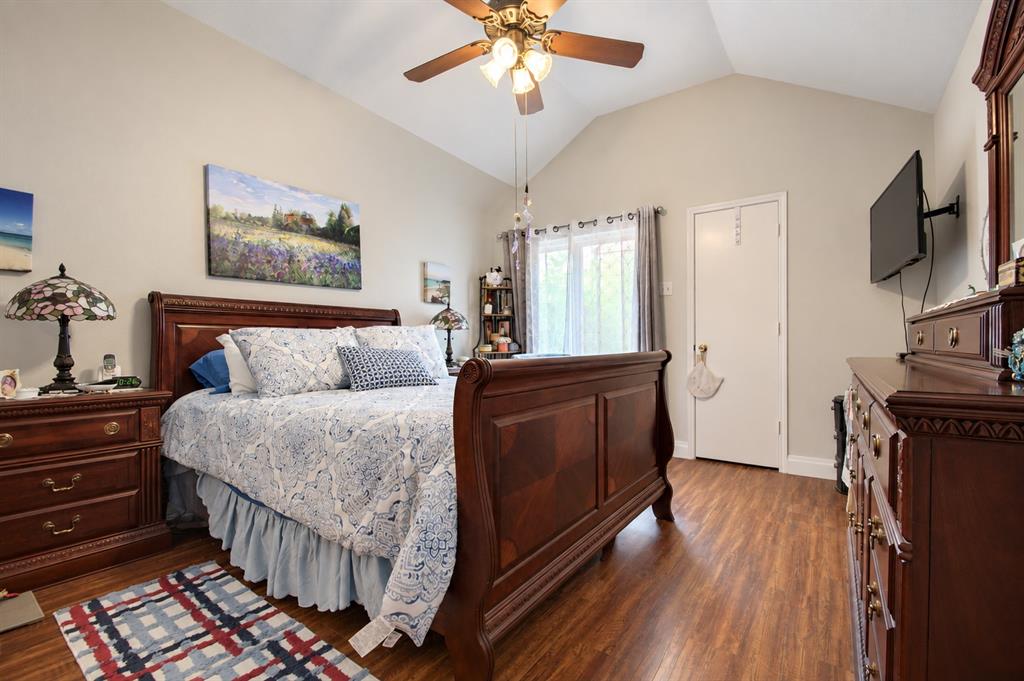 1733 Wheatfield Drive Property Photo 13