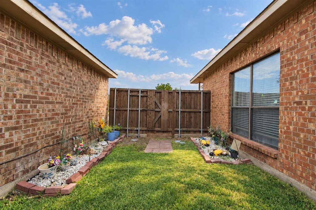 1733 Wheatfield Drive Property Photo 24