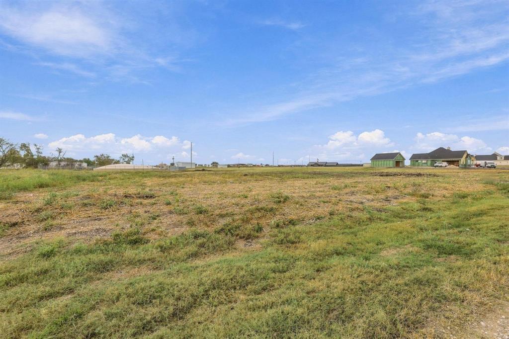 1887 County Road 2162 Property Photo 1