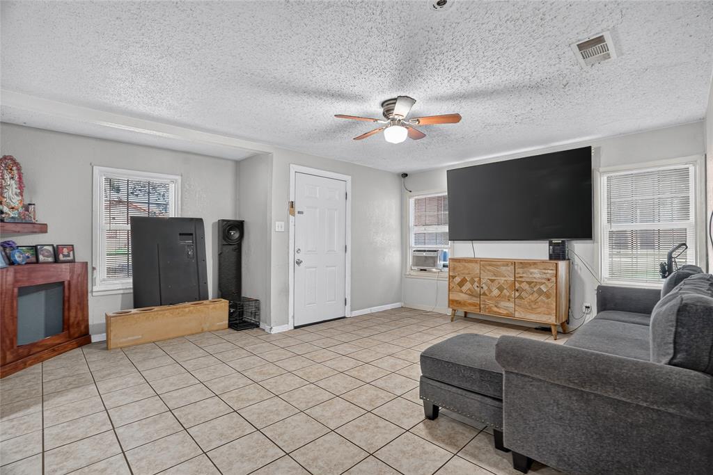 5800 Dallas Avenue Property Photo 4