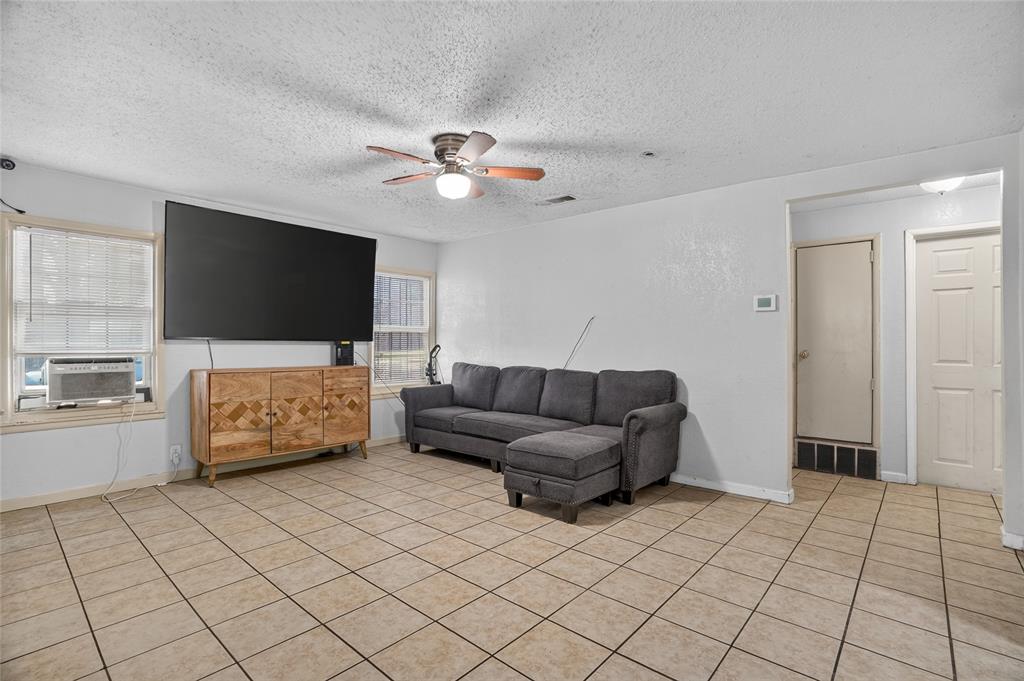 5800 Dallas Avenue Property Photo 5