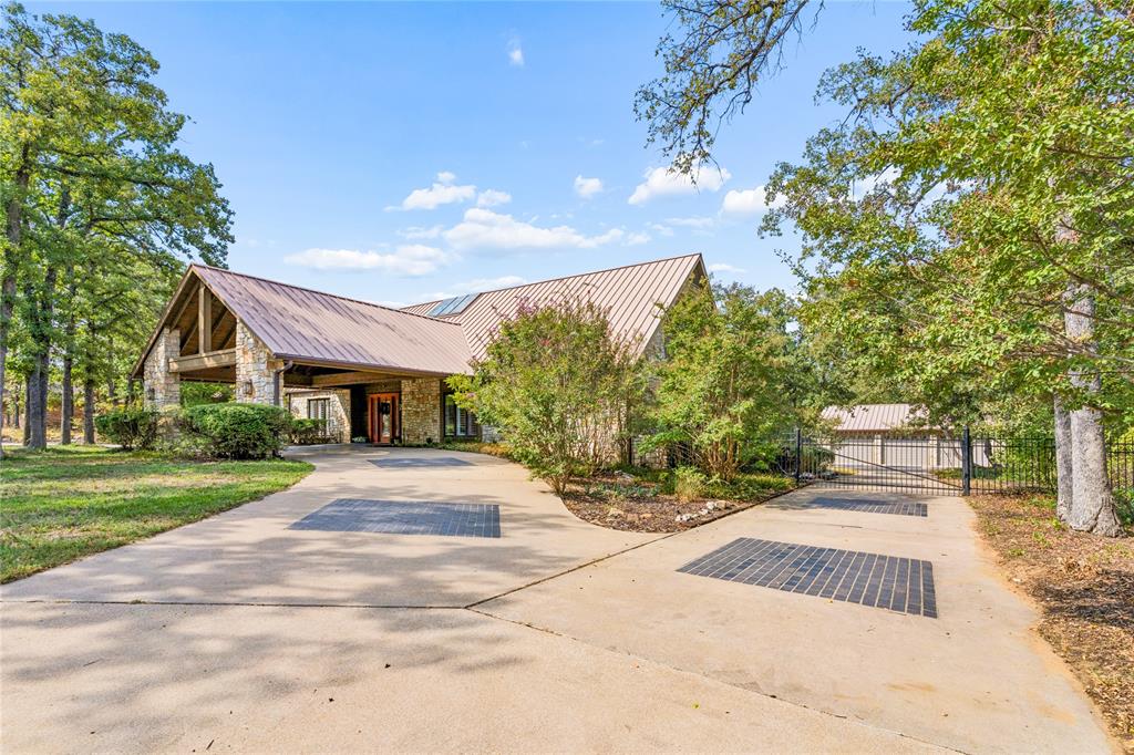 2717 Hartlee Court Property Photo 1