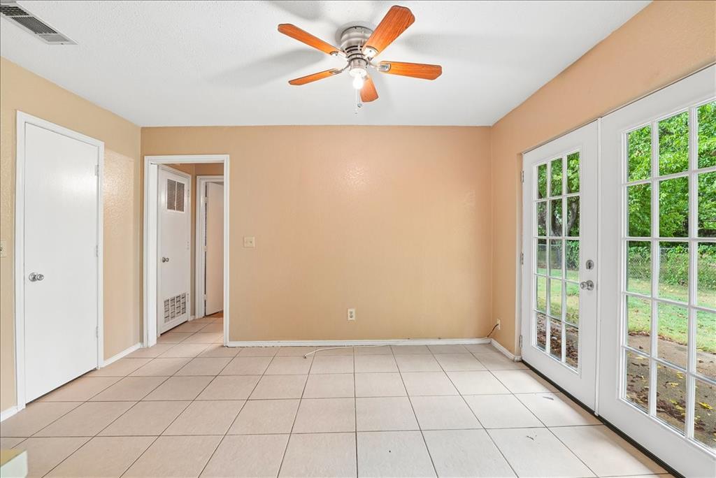 1408/1410 White Way Property Photo 3
