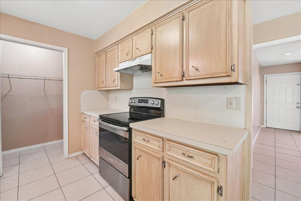 1408/1410 White Way Property Photo 5