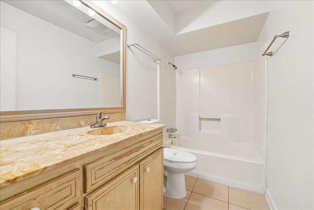 1408/1410 White Way Property Photo 7