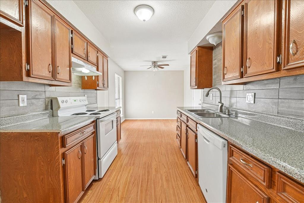 1412/1414 White Way Property Photo 5