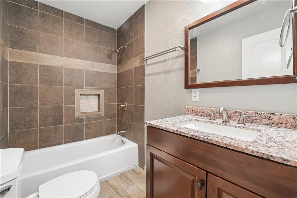 1412/1414 White Way Property Photo 8